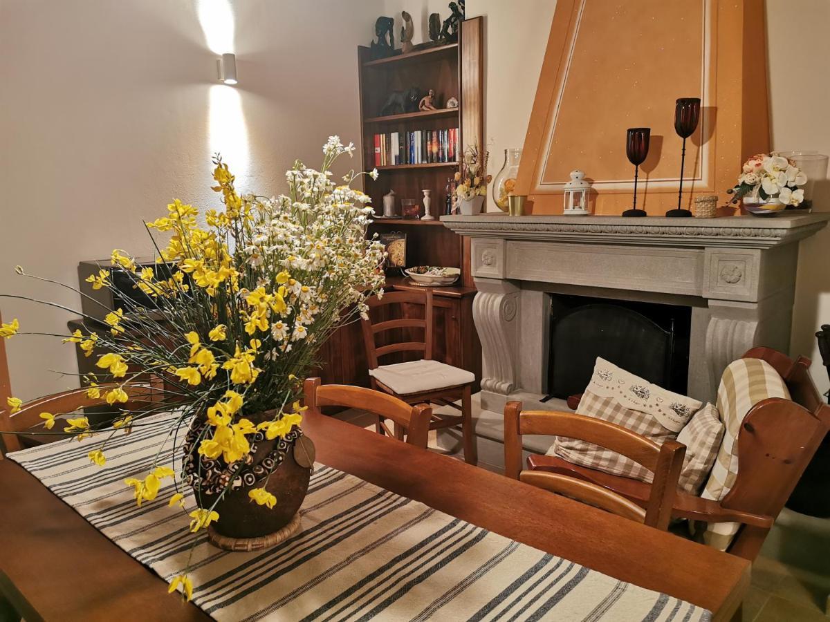 Appartamento Casa Bici Chianni Esterno foto