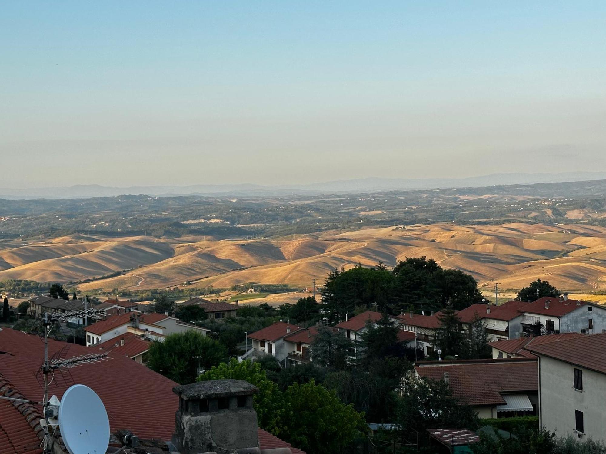 Appartamento Casa Bici Chianni Esterno foto